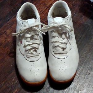 Women's classic Reebok shoes